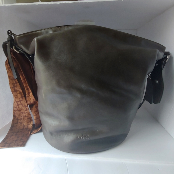 Brown Coach bucket bag - Picture 2 of 3